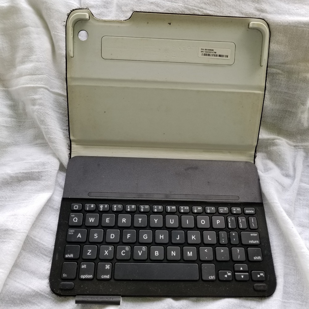Logitech iPad Touch Mini Keyboard Case